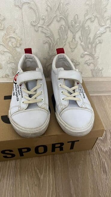 Продаю кеды за 300 сом. Состояние хорошее