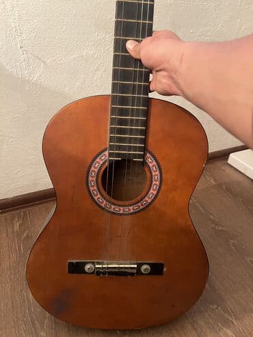 студийный паралон: 3500 сом кеми бар Продаётся классическая гитара ADAMS с нейлоновыми — 4