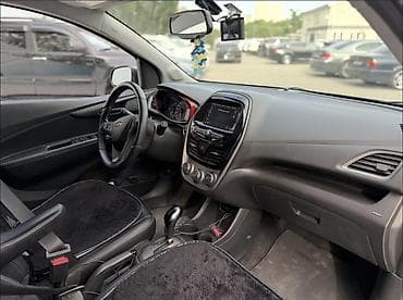 куда: Chevrolet Spark: 2019 г., 1 л, Автомат, Бензин, Хэтчбэк — 4