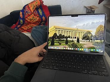 Apple MacBook Air 13.6" (чёлка), чёрный цвет Midnight Характеристики — 1