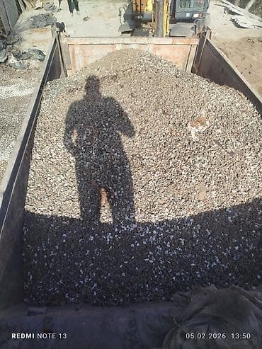 водител автобуса: Сдаю самосвал Камаз, 16 тонн, Почасово — 2