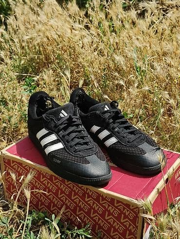 кийит: Эркектердин кроссовкасы, 42.5, Adidas, Колдонулган, түсү - Кара — 1