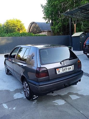 Volkswagen Golf: 1993 г., 1.8 л, Хэтчбэк