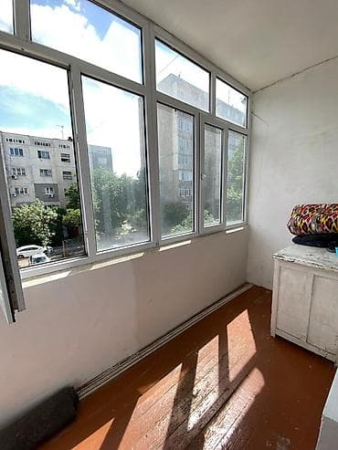 квартииу: 🏠 Сдаётся отдельная комната с балконом | 10 микрорайон 📍 Район: 10 — 1