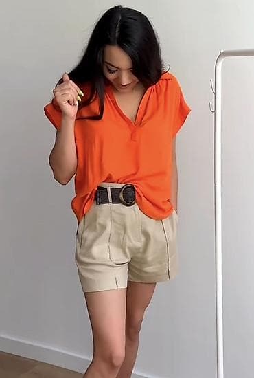 Шорты: Женские шорты 1200 сом (размеры 44, 46, 48) Блузка коричневая размер — 2