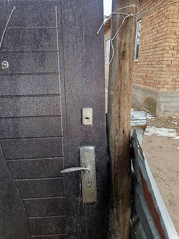 старые окна двери: Двери для домов и квартир, Металлическая, Одностворчатая, Правосторонняя, цвет - Коричневый — 2