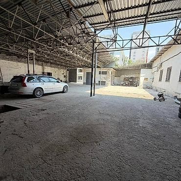 🏢 Сдаётся производственно-складская база в центре Бишкека. 📍 — 2