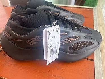 в чулках: Мужские кроссовки, 40, Adidas, Новый, цвет - Черный, Самовывоз, Бесплатная доставка — 1