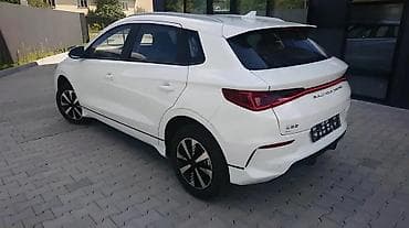 машина byd e2: BYD E2: 2025 г., 3 л, Электромобиль, Хэтчбэк — 2