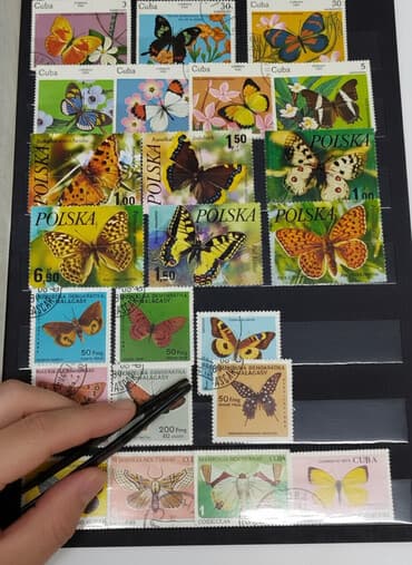 продаю связи с переездом: Альбом с марками. Реальному покупателю будет уступка — 1