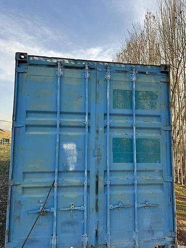 резанный контейнер: Морской контейнер, переоборудованный под бытовку/вагончик — 1