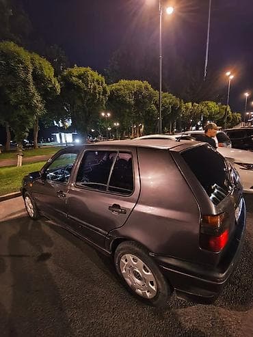 6: Volkswagen Golf: 1993 г., 1.6 л, Механика, Бензин — 3
