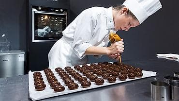 Недвижимость: ТРЕБУЕТСЯ Фасовщик на шоколадную фабрику 🍫 📍 Бишкек 🕗 График: 5/2 — 1