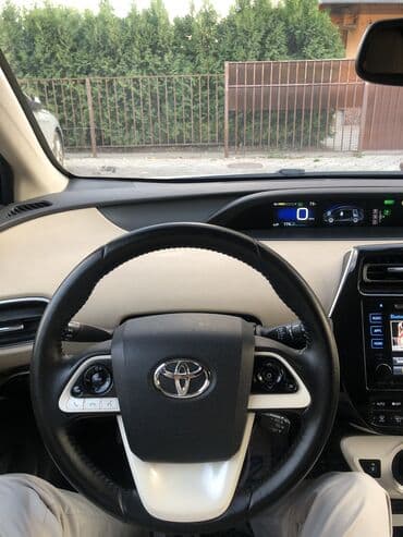 продаю авто с последующим выкупом: Toyota Prius: 2016 г., 1.8 л, Вариатор, Гибрид, Хэтчбэк — 10