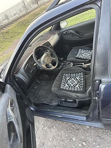 80 b4: Volkswagen Passat: 1994 г., 1.8 л, Ручные, Бензин, Универсал — 6