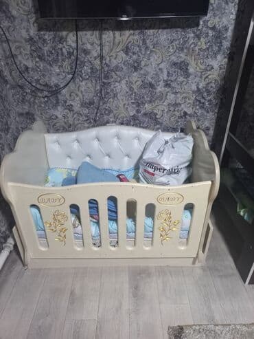 бу кровать с матрасом: Продаю манеж с тумбочкой матрас новый — 1