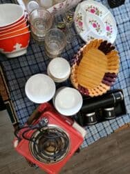 кухонный оборудование: Кухонный набор посуды и утвари (разнородный комплект) Состав: - Набор — 8