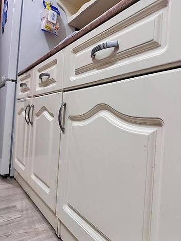 Кухонный гарнитур, классические белые фасады - Комплектация