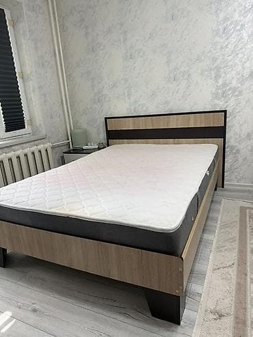 small table: Двуспальная кровать, С матрасом, длина - 200 см — 1