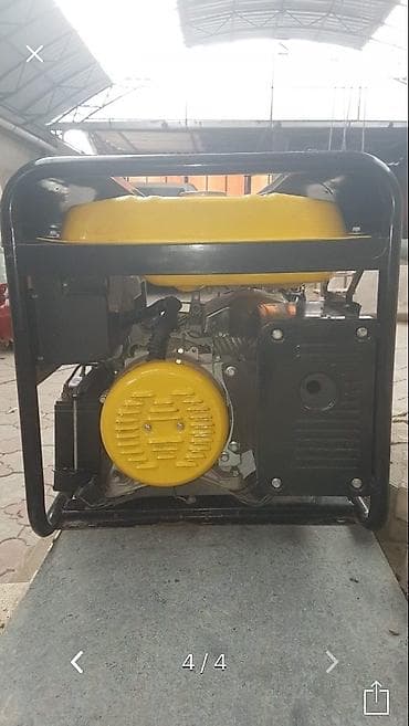 Продаю бензиновый генератор, 3.5 киловат!заводиться с ключа почти