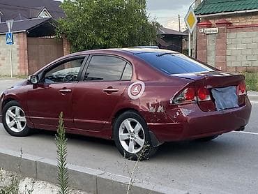 8: Honda Civic: 2007 г., 1.8 л, Автомат, Бензин, Седан — 4