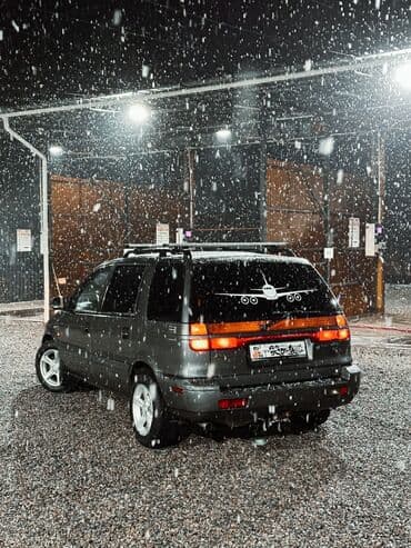 Mitsubishi Space Wagon: 1997 г., 2 л, Механика, Бензин, Универсал