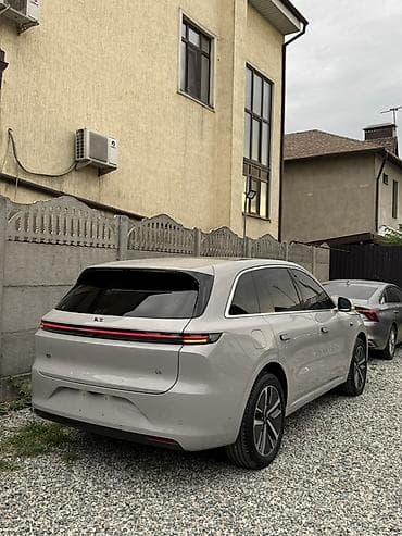 e6 3: Lixiang L6: 2024 г., 10 л, Автомат, Электромобиль, Кроссовер — 4