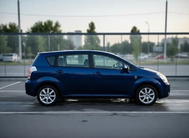 Toyota Corolla Verso: 2004 г., 1.8 л, Механика, Минивэн