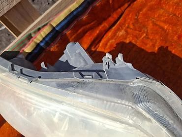 фара g05: Передняя правая фара Toyota 2002 г., Б/у, Оригинал — 3