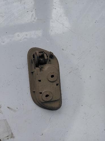 Глушители: Передняя правая дверная ручка Дверная ручка Honda Б/у, Оригинал — 2