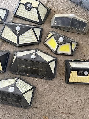 Күн прожекторлору: Солнечные батареи 19 шт. Большинство из них немецкие, 5-6 штук — 8