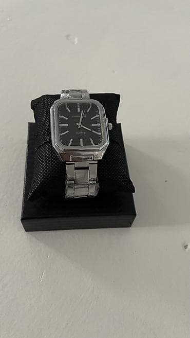 Ювелирные изделия: Кварцевые наручные часы с металлическим браслетом - Корпус — 2