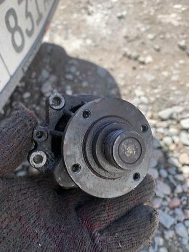 gbt dc: Помпа BMW 1991 г., Б/у, Оригинал, Германия — 1