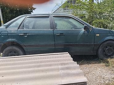 осень весна: Volkswagen Passat: 1991 г., Седан — 2
