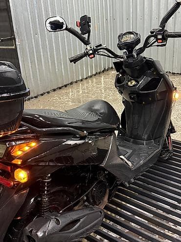 Транспорт: Скутер 50–150 см³ класс «туринг/город» с внедорожным стилем — 3