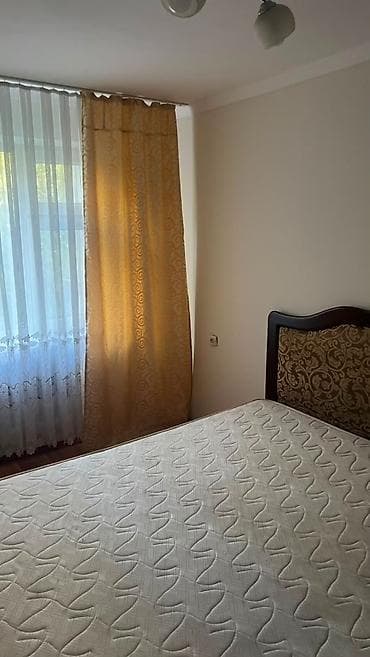 Кыймылсыз мүлк: Сдаётся на долгий срок 2‑комнатная квартира в 104 серии. Параметры: - — 6