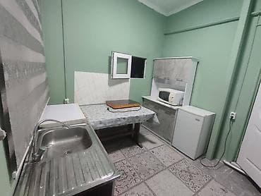 Уютная студия с отдельным входом - Планировка: комната, мини‑кухня и — 5