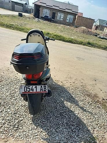 кел кел: Скутер/максискутер 150–200 см³ (ориентировочно) с увеличенным ветровым — 6