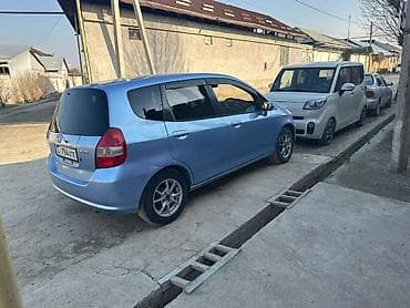 гов 2: Honda Fit: 2002 г., 1.3 л, Вариатор, Бензин, Хэтчбэк — 3
