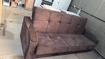 диваны продаю: Прямые диваны с высокой спинкой и широкими подлокотниками - — 7