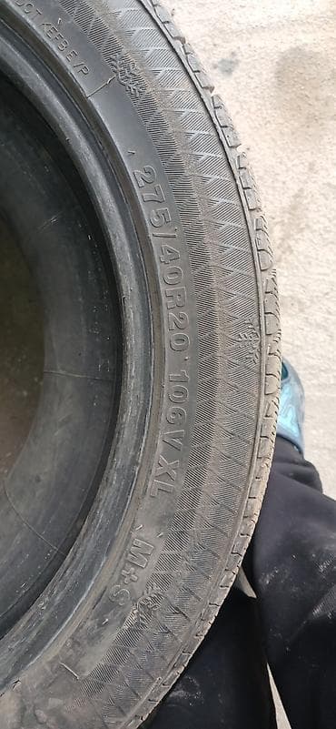Транспорт: Зима 4 штуки разна широкий 275/40R20 315/35R20 — 4