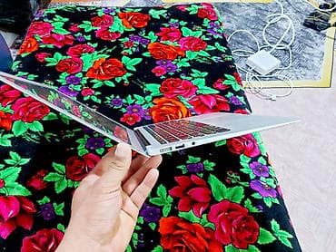 ipad pro m5: Ультрабук, Б/у, Intel Core i3, ОЗУ, RAM: 6 ГБ — 2