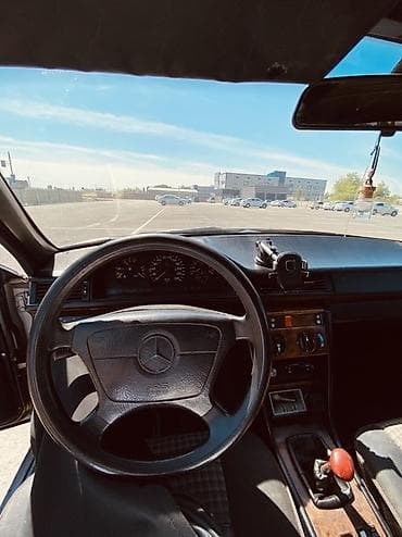 mazda demio1: Mercedes-Benz W124: 1994 г., 2.2 л, Ручные, Бензин, Универсал — 10