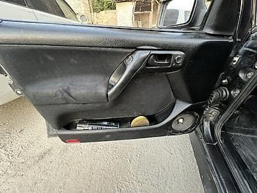 mers 817: Volkswagen Vento: 1992 г., 2 л, Механика, Бензин, Седан — 8