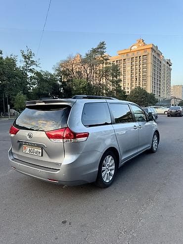 highlander 2012: Toyota Sienna: 2013 г., 3.5 л, Автомат, Бензин, Минивэн — 4