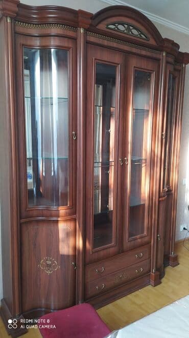 шкаф для офиса: Горка, пр-во Италия, Классическая гостиная витрина из натурального — 6