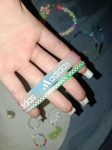 crocs crocband оригинал: Набор браслетов и мелких украшений Состав: - Силиконовые браслеты на — 4