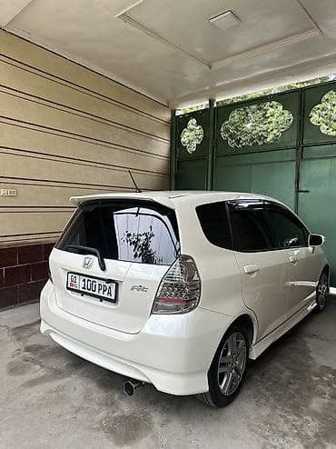 авто бесплатно: Honda Fit: 2004 г., 1.5 л, Вариатор, Бензин, Хэтчбэк — 8