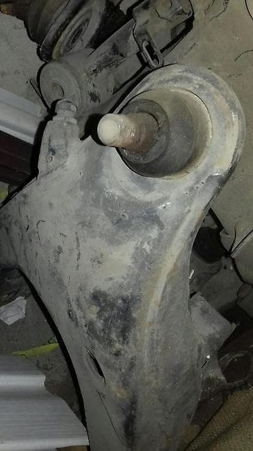 Продаю коплект передних рычагов на тойоту лендкрузер 100 at lalafo.kg Продаю коплект передних рычагов на тойоту лендкрузер 100