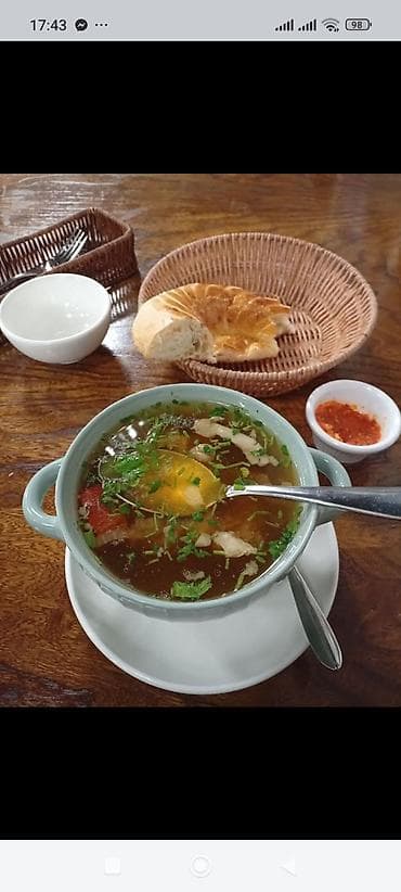 официант на кыргызском: Требуется официанты, повара график работы дневной с 9 до 9 или с 12 — 3